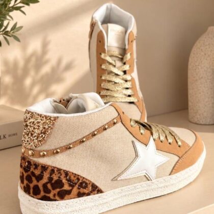 Baskets Alix — Les baskets Alix incarnent à merveille l'esprit rétro et résolument actuel de l'automne avec leur toile beige