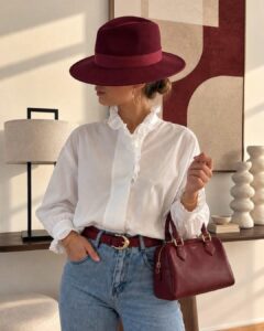 Blouse Lison — La blouse Lison incarne à merveille l'esprit romantique et résolument intemporel de l'automne avec son coton