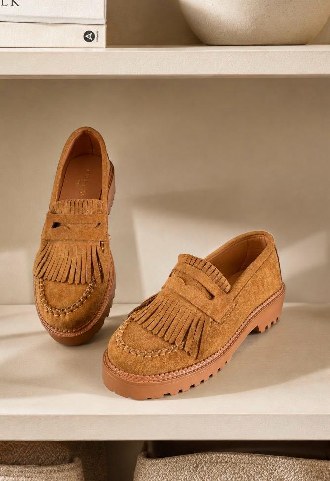 Mocassins Blandine – photo 2 Mocassins Blandine camel en suédine à franges et semelle crantée