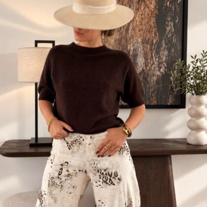 Pull Agathe — Le pull Agathe incarne à merveille l'esprit chaleureux et résolument chic de l'automne avec sa maille