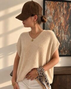 Pull Héloïse — Le pull Héloïse incarne à merveille l'esprit doux et résolument chic de l'arrière-saison avec sa maille beige