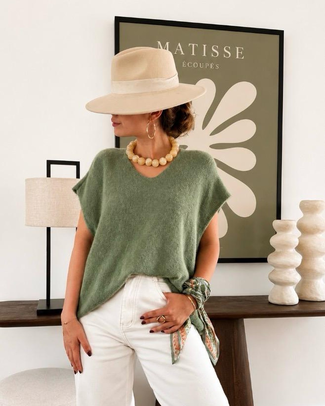 Pull Sixtine Pull sans manches Sixtine vert kaki en maille alpaga, col V