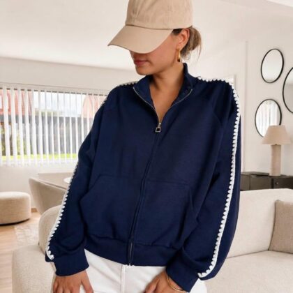 Veste Ninon bleu marine zippée à liseré écru festonné