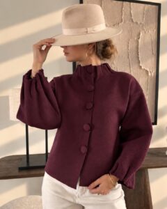 Veste Solène — La veste Solène incarne à merveille l'esprit couture et résolument audacieux de l'automne avec son bordeaux