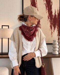 Gilet Sibylle — Le gilet Sibylle incarne à merveille l'esprit douillet et résolument chic de l'automne avec sa maille beige